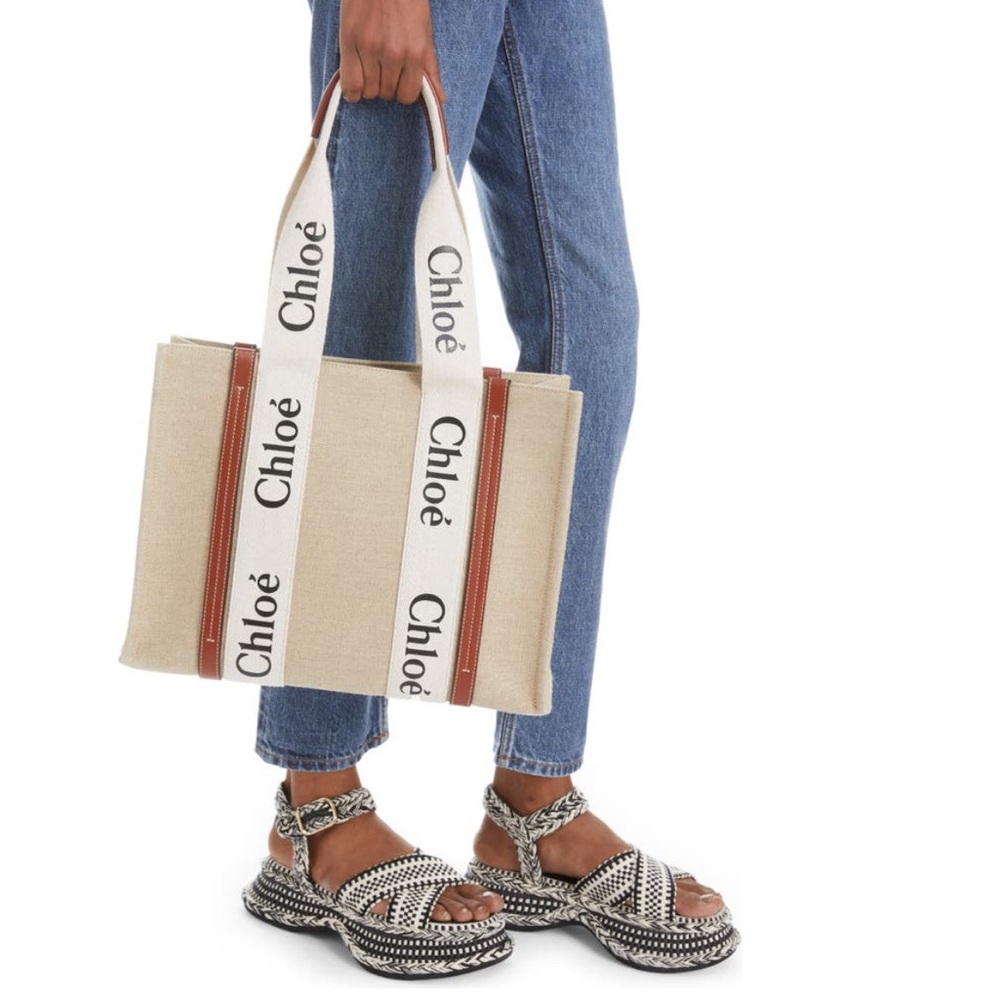 Chloe Medium Woody Linen Tote - Picture 2 of 12